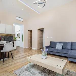 Csengery Deluxe With Balcony Budapest